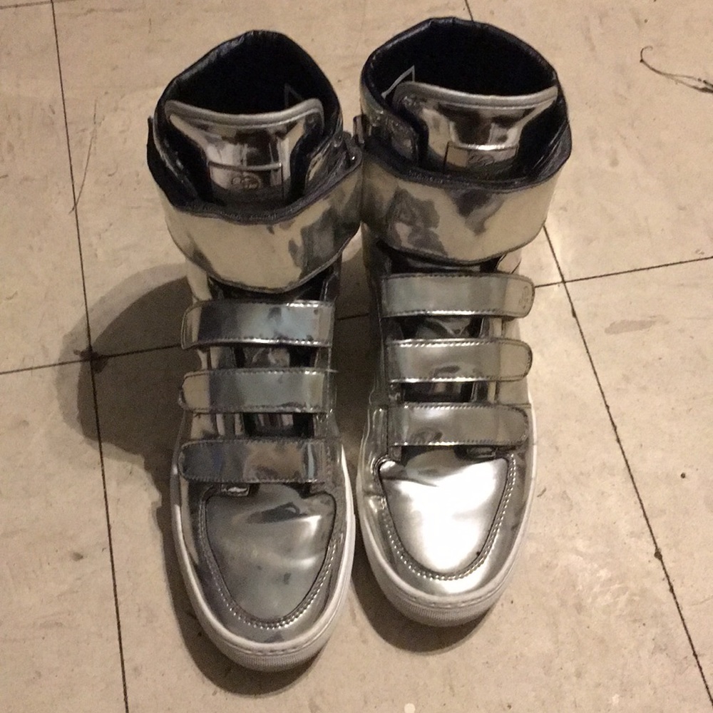 RADII Shoe